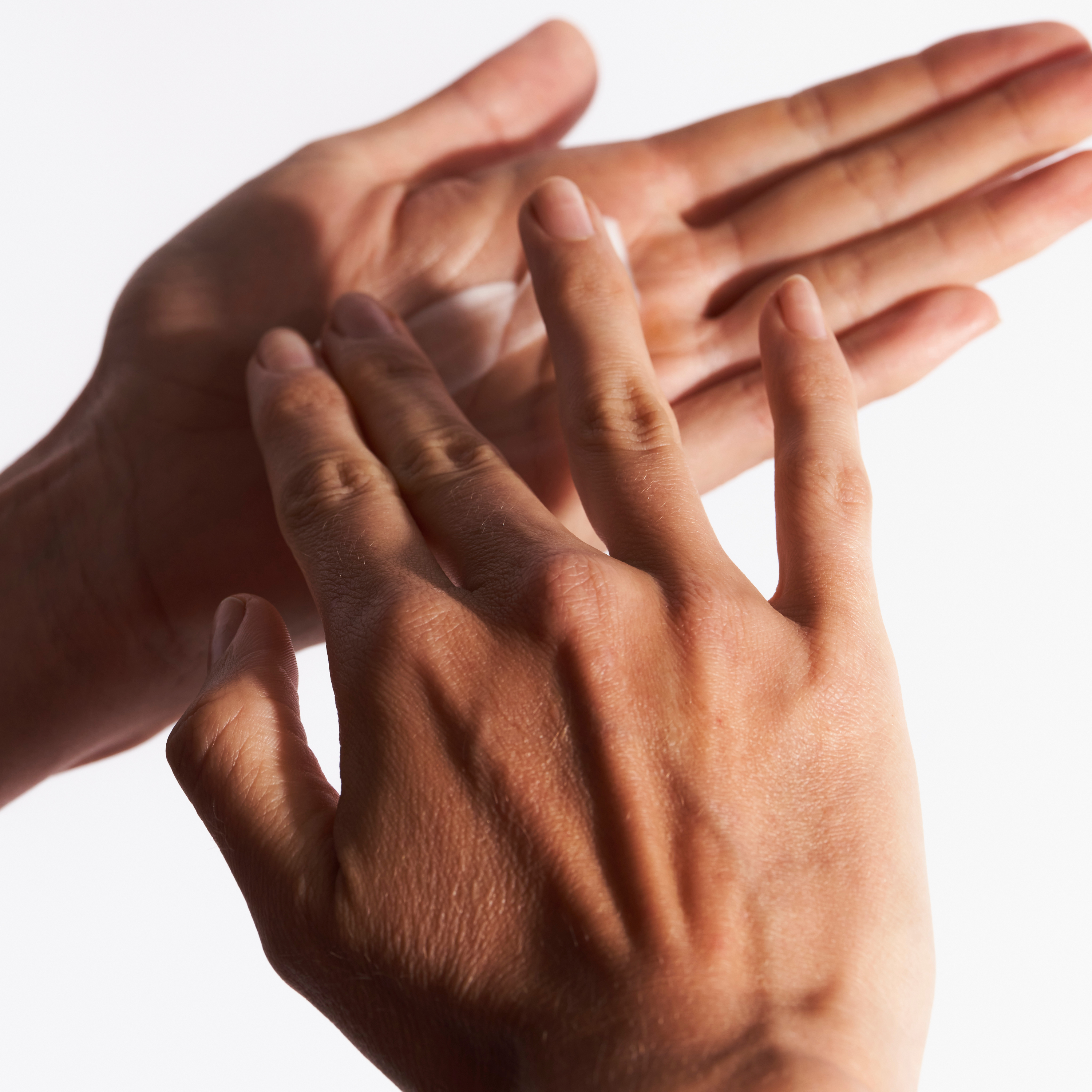 Skoop Skincare, Hand Hero Antiperspirant Hand Cream. Hand application