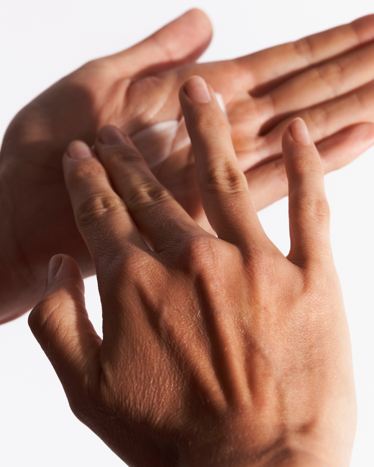 Skoop Skincare, Hand Hero Antiperspirant Hand Cream. Hand application